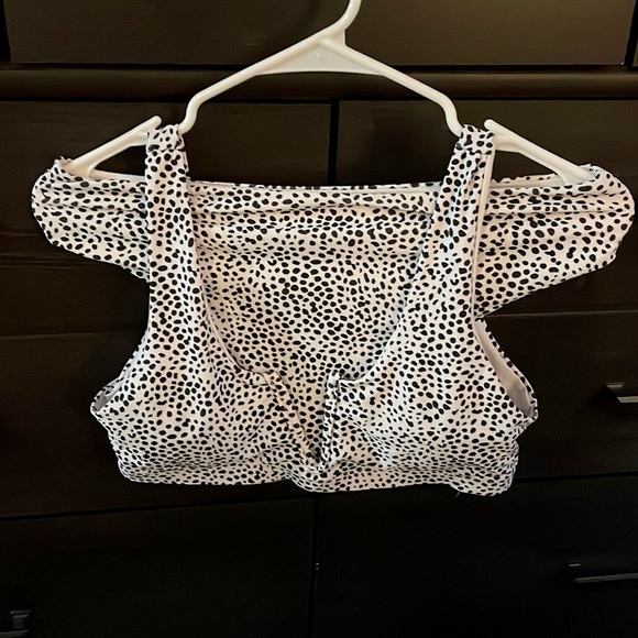 Women’s Bikini - Picture 6 of 7